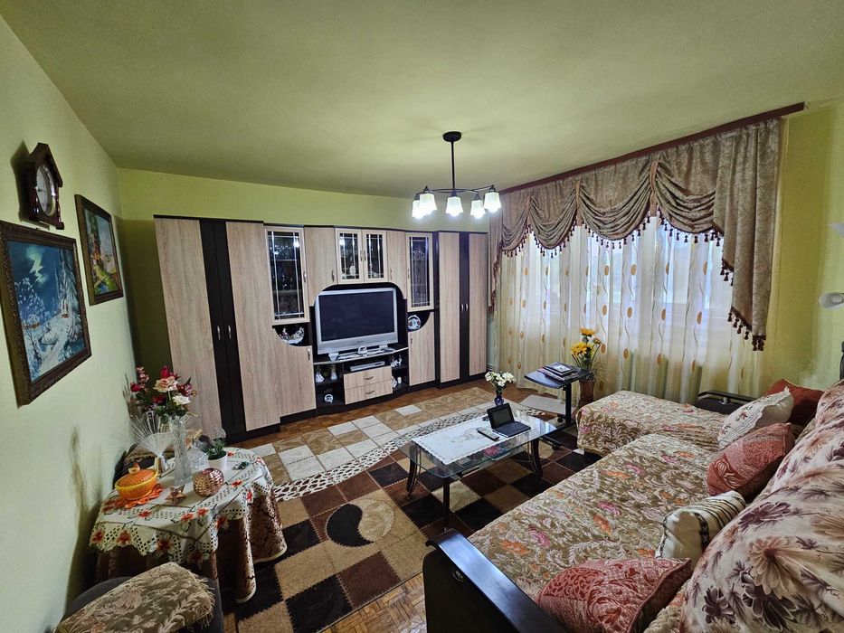Apartament 4 camere de vânzare – Reșița, Cartier Triaj – 98 mp – 92.000 € negociabil