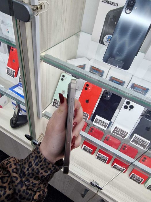 iPhone 15 Pro / Natural Titanium / 128GB / Baterie 89% / Garanție / Posibilitate Rate