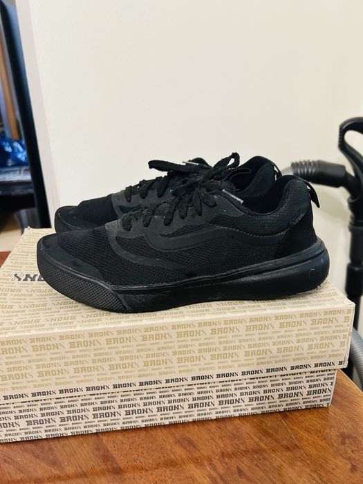 Кроссовки VANS-оригинал 38 размер.