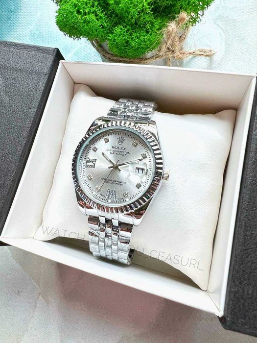 Ceas de mână damă Model 9 – Design Elegant – Cutie Cadou Inclusă