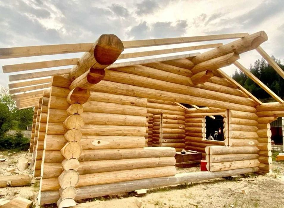 Case si cabane din lemn rotund