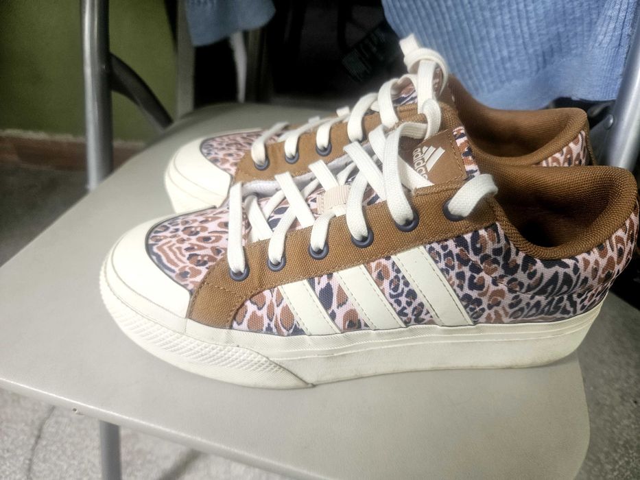 Дамски оригинални кецове Adidas, 40 номер