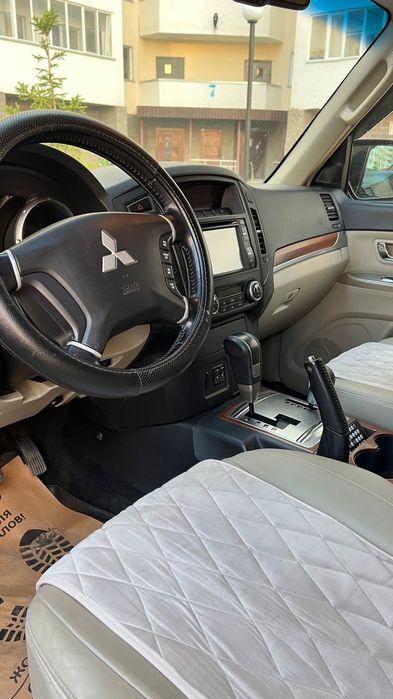 Автомобиль Mitsubishi Pagero