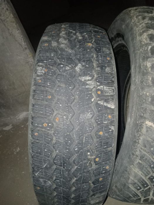Продам шины зимние 4шт  б,у