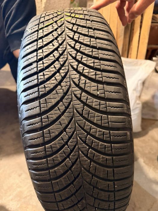 Всесезонни гуми GOODYEAR 195/65/15. ДОТ 23 г