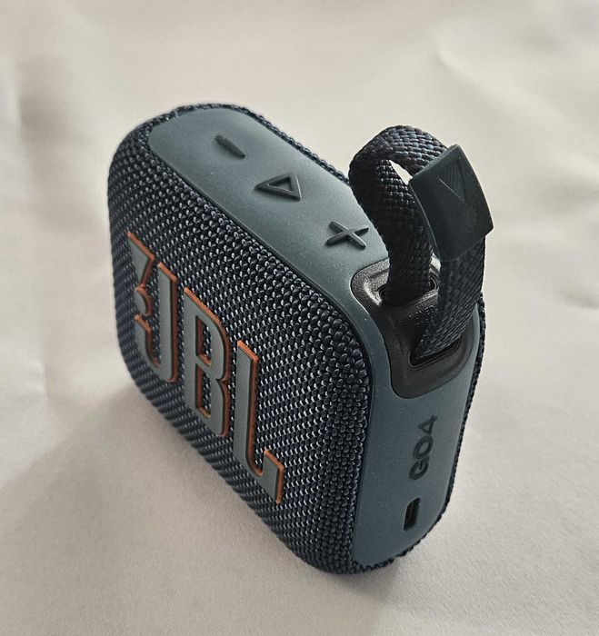 Портативная колонка JBL go4
