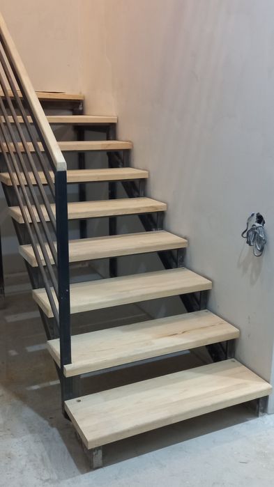 Сварщик Лестницы Астана.