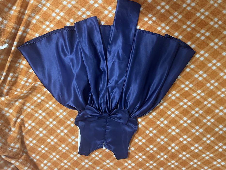 Атласное синее платье