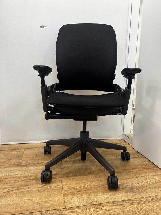 Refurbished Steelcase Leap V2
