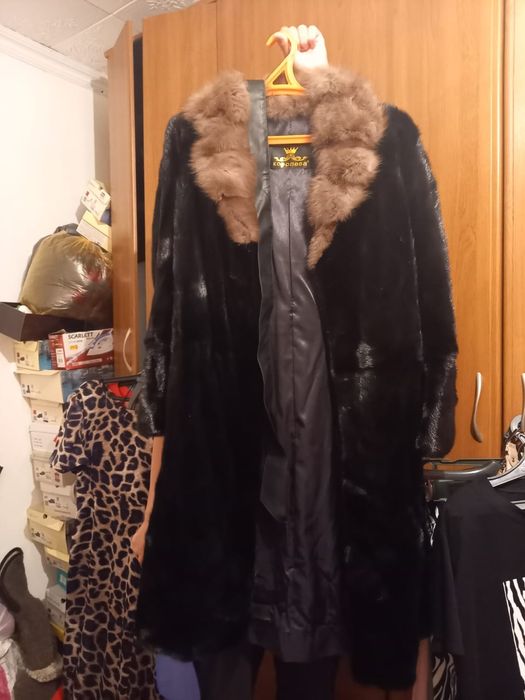 Продам норковый  шубу новый