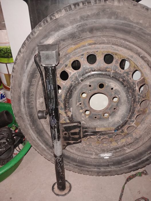 Домкрат от мерс 190е