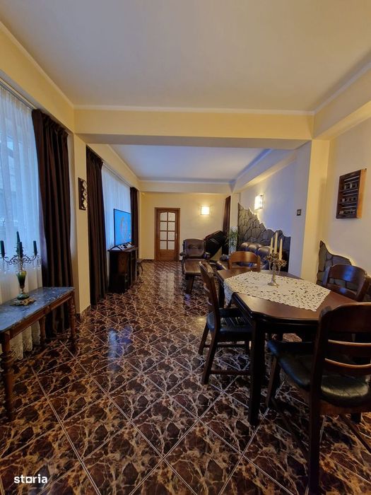 Casa individuala 6 camere persoana fizica zona Unirii - str. Cuza Voda