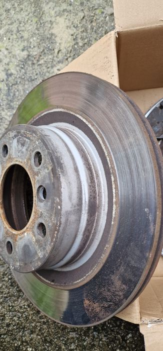 Vând discuri+plăcuțe frână spate bmw e90/91