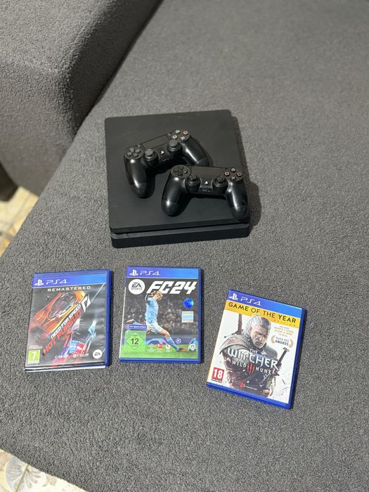 vand sau schimb ps4 slim cu doua manete + 3 jocuri