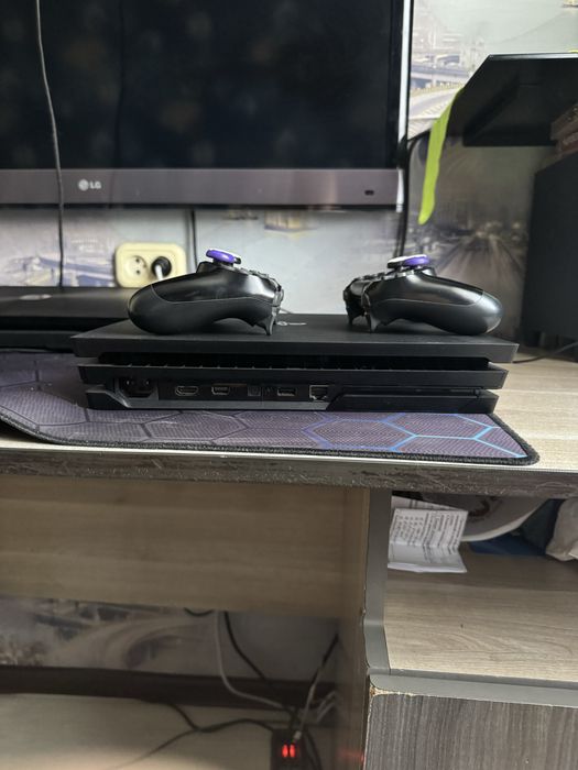 Продам Ps 4 Pro 1 TB памяти
