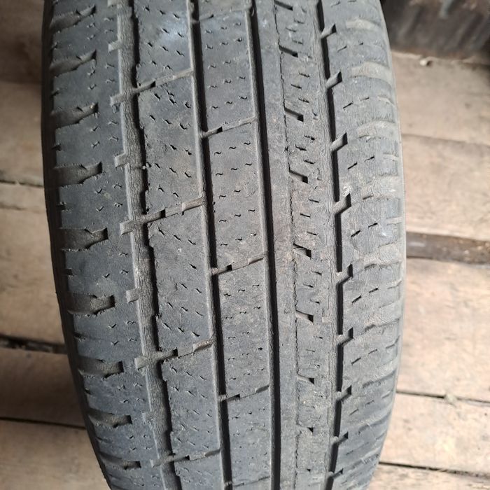 Продам шины б/у.