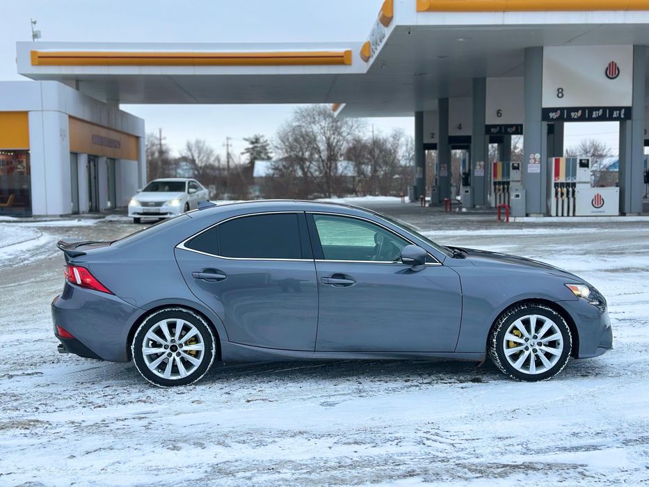 Продаю Lexus IS250