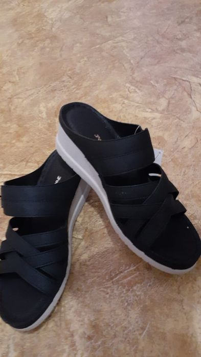 Женские босоножки