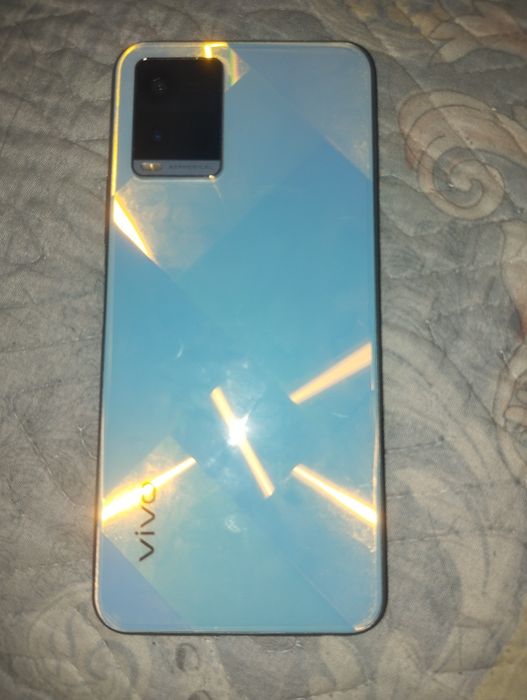 Телефон Vivo Y71