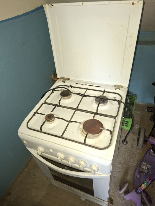 продается плита indesit
