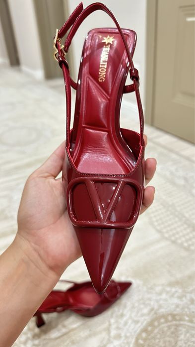 Модные босоножки