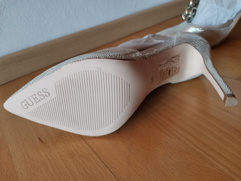 Pantofi damă noi piele naturala Guess 36