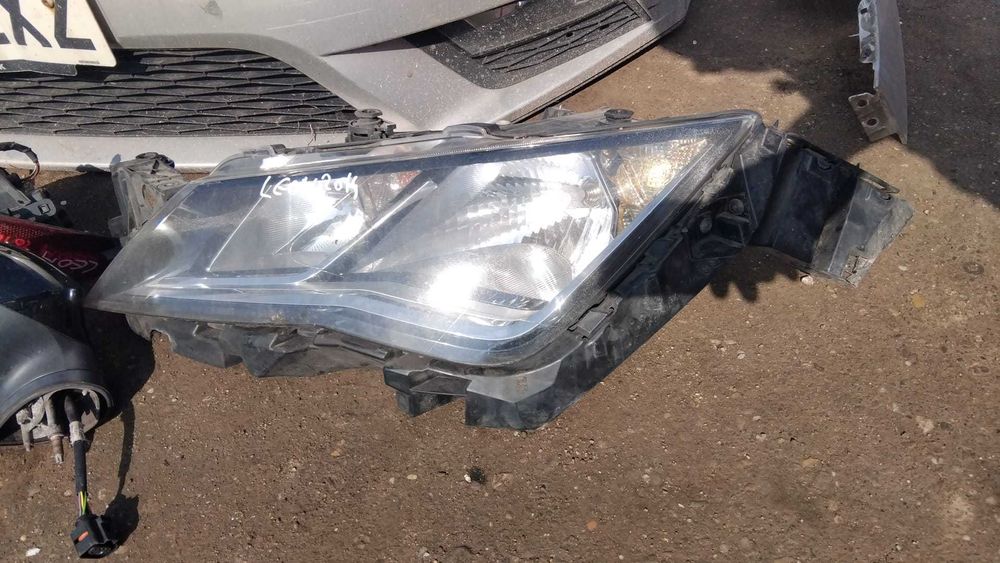 Far stanga/dreapta Seat Leon an 2014