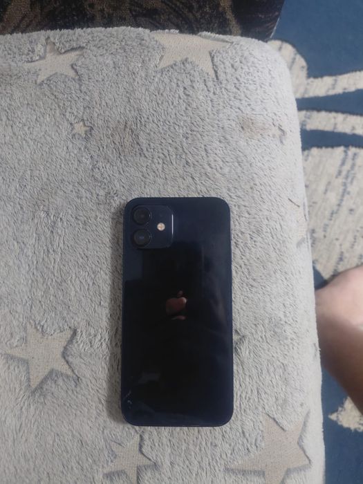 Продам айфон 12
