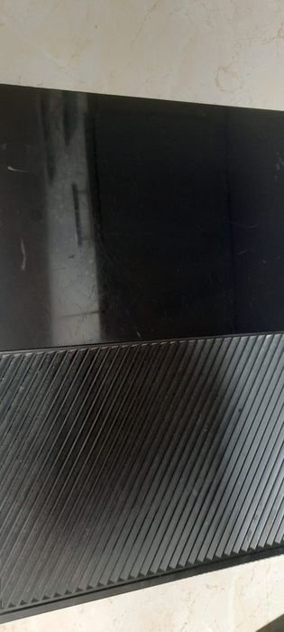 vand xbox one cu 2 manete