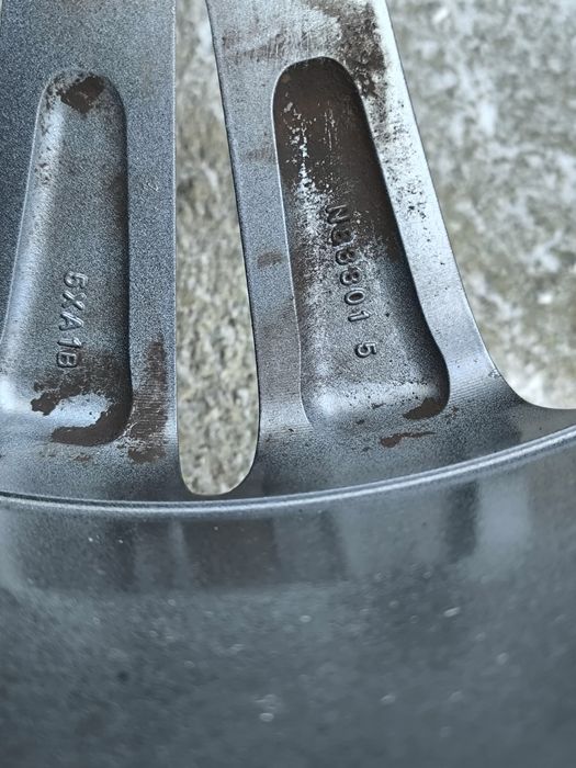 18 цола джанти с гуми за Mercedes X-class W470 и Nissan Navara 2017-23