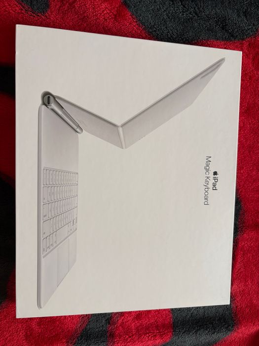 Vând iPad Air 256GB + iPad Magic Keyboard