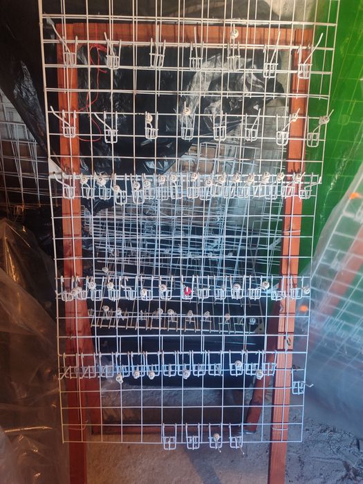 Стойки за мартеници