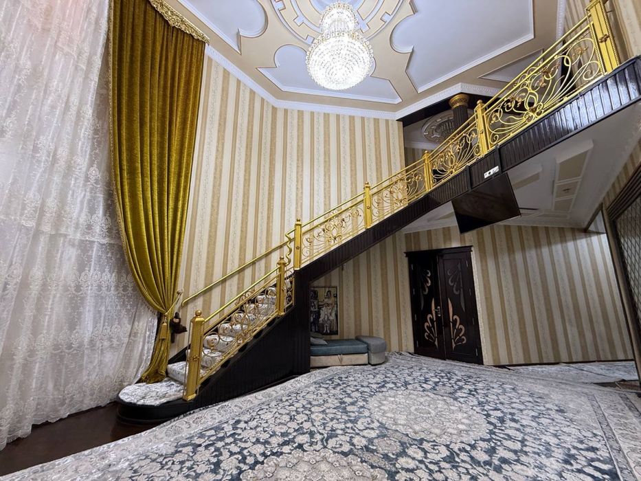 Tayyor 4 sotiqli uchaska sotiladi