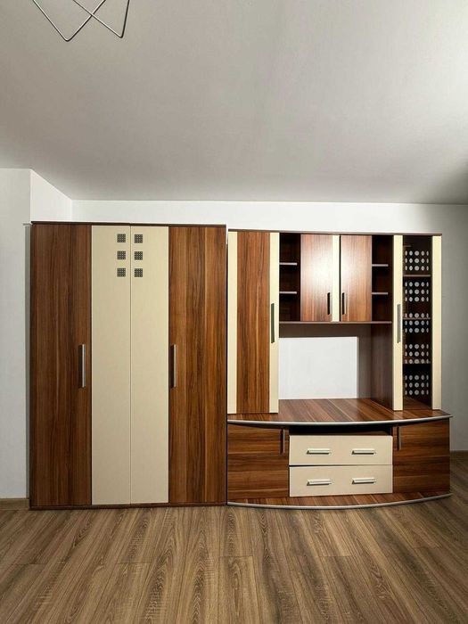 Mobilă + dulap + corp – stare bună – 1500 lei