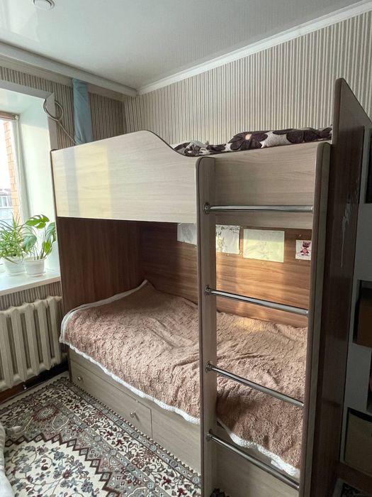Кровать двухъярусная