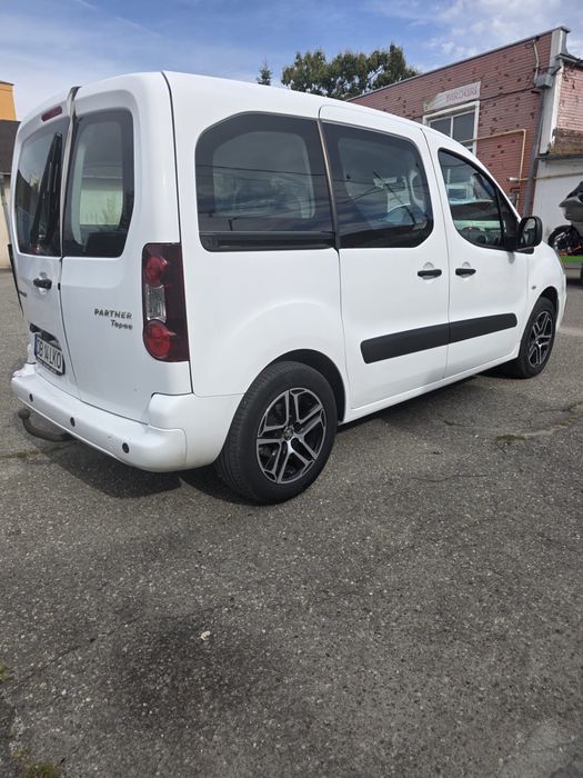 Peugeot Partner Tepee 1.6 avariat spate