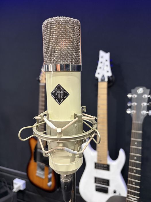 Microfon studio ELA M 251