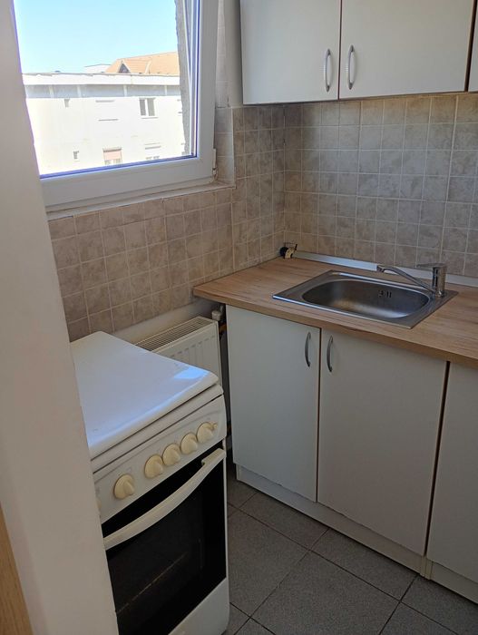 Inchiriez garsoniera cf 1 Confectii 210 euro