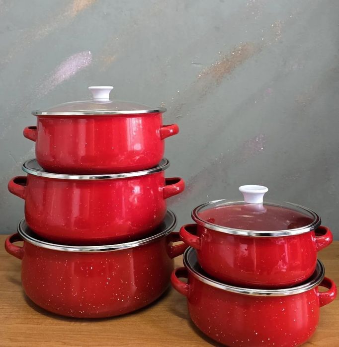 Комплект 5 броя тенджери, със 5 бр стъклени капаци.