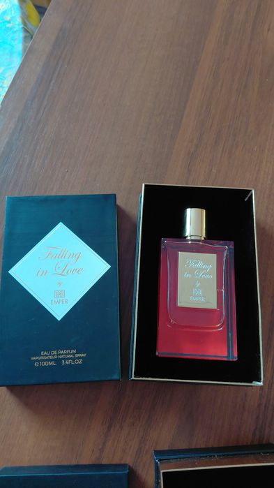 В наличии парфюм