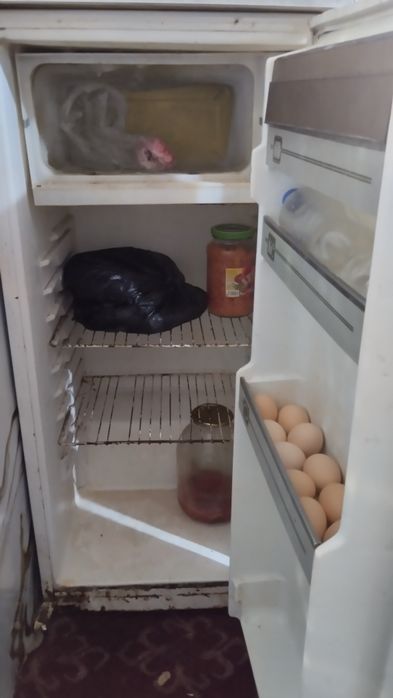 Xolodilnik  saratov rossiya  ishlab turubdi