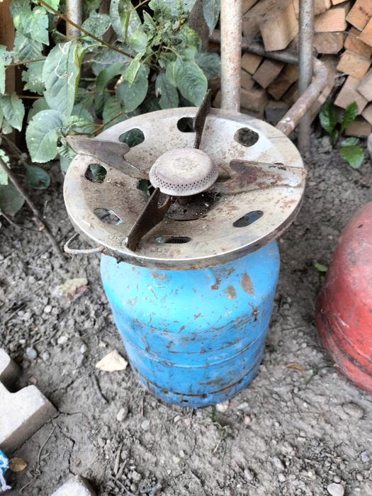 Vând Butelii Camping Sunt Încărcate Cu Gaz