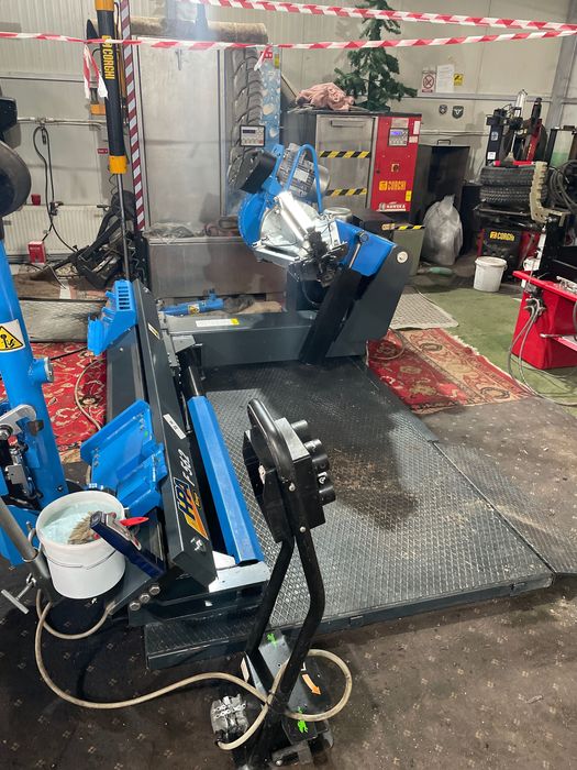 Vand aparat dejantat camioane cel mai mare de pe piata