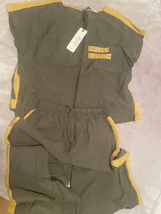 Летен костюм, нов в цвят олив