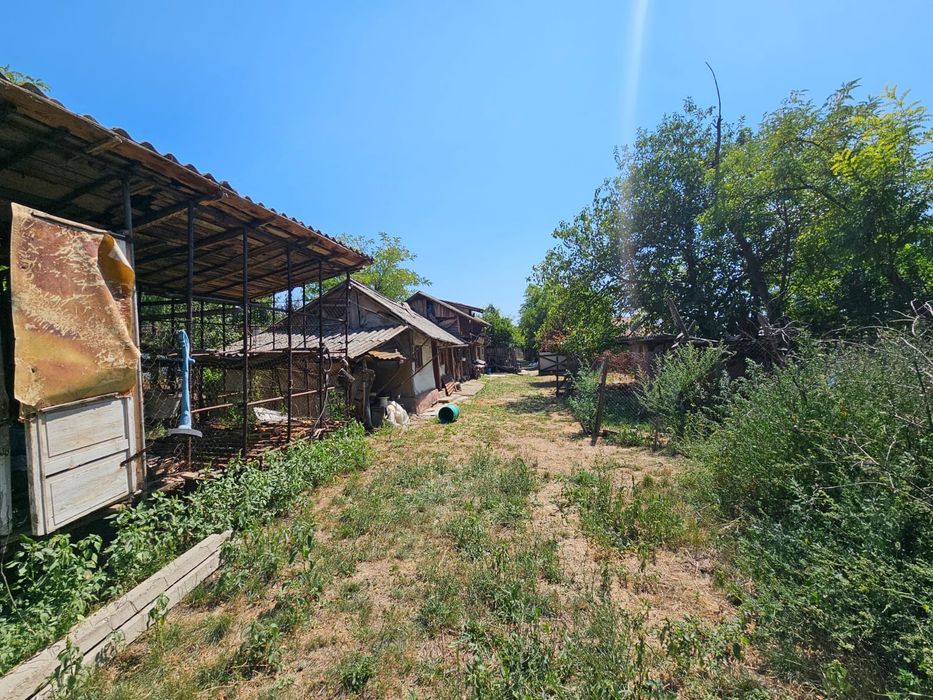 Proprietate la țară – casă bătrânească + teren 2.713 mp Fulga Prahova