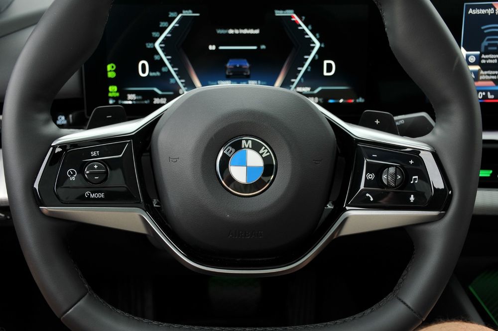 Bmw seria 5 g60 520i 2024 benzina hybrid 210cp