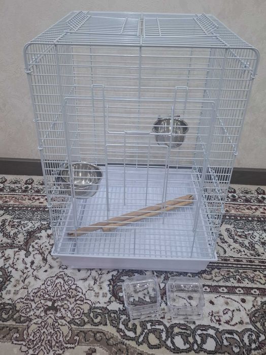 Клетки для птиц.