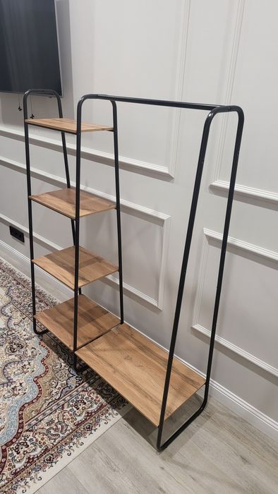 Вешалка продам в хорошем состоянии