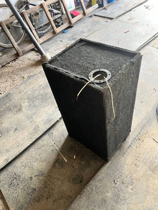 Продам сабвуфер 100000