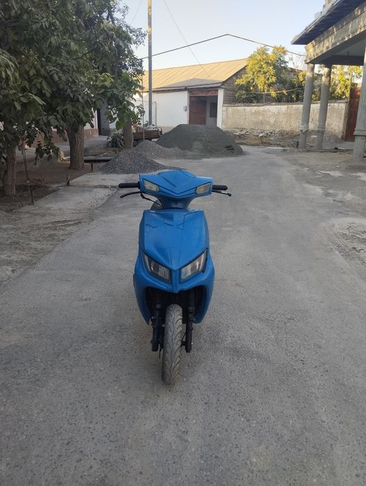 Jizzax shahrida Samuray benzinli 150cc skuter srochni sotiladi
